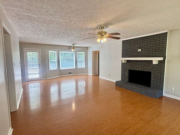 3rd image of 2050 Abington Ln