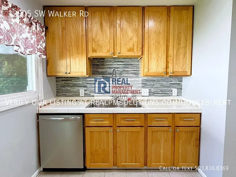 12905 SW Walker Rd — Photo 10