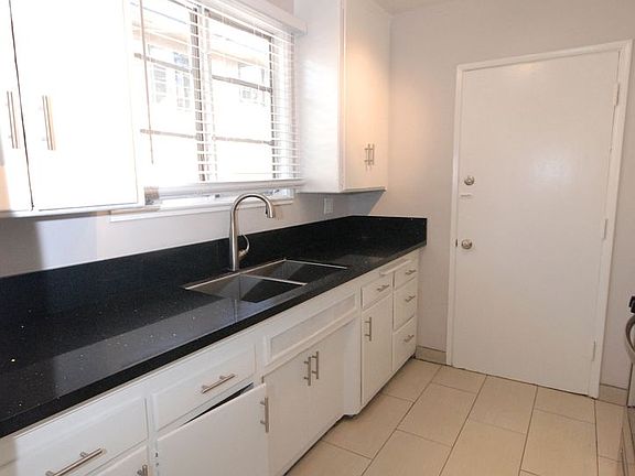 5th image of 6707 Franklin Ave #0