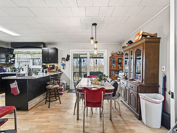 4th image of 337 Colditz Rd