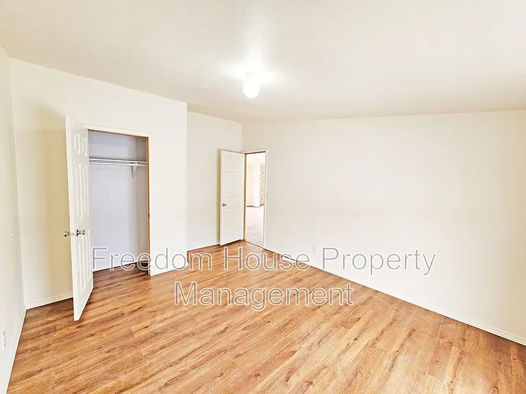 5220 Jerry Ave — Photo 18