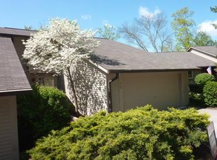 10 Big Oak Ln, Milford, OH 45150