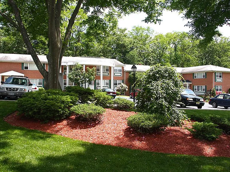 Mall & Starview Gardens — Photo 9