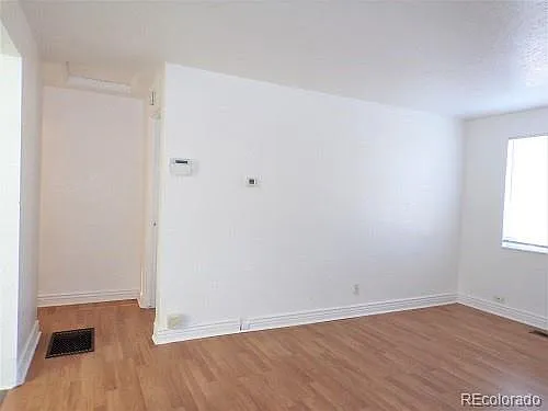 1129 Dallas St — Photo 6