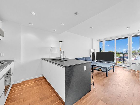 4th image of 8488 Cornish St #908