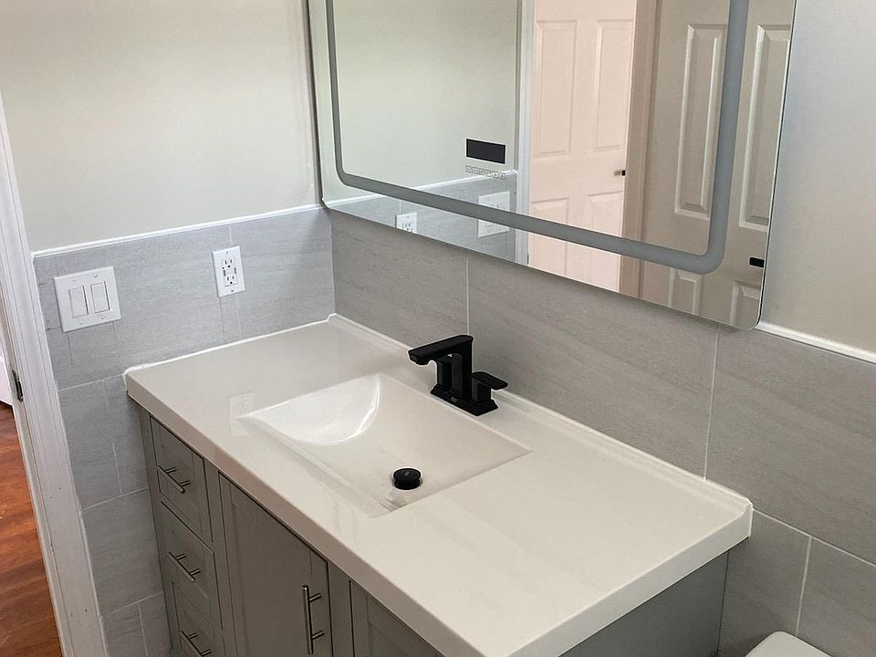 1st image of 43 Vedder Ave Floor 2