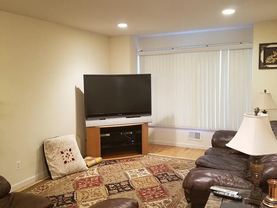 20 Van Reipen Ave #1