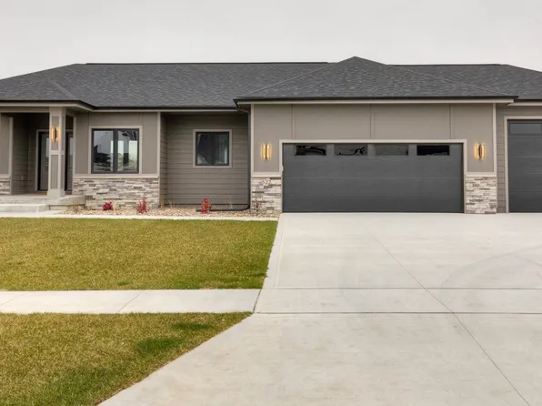 522 Walnut Dr, Huxley, IA 50124