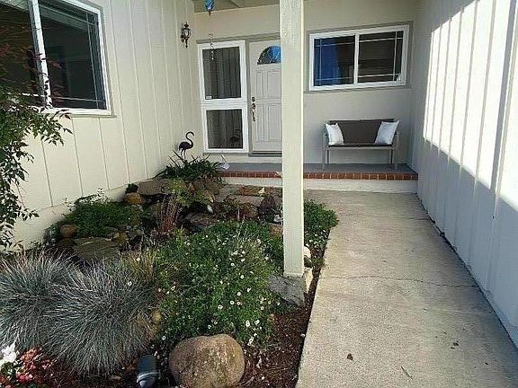 2nd image of 2730 Crestmoor Dr