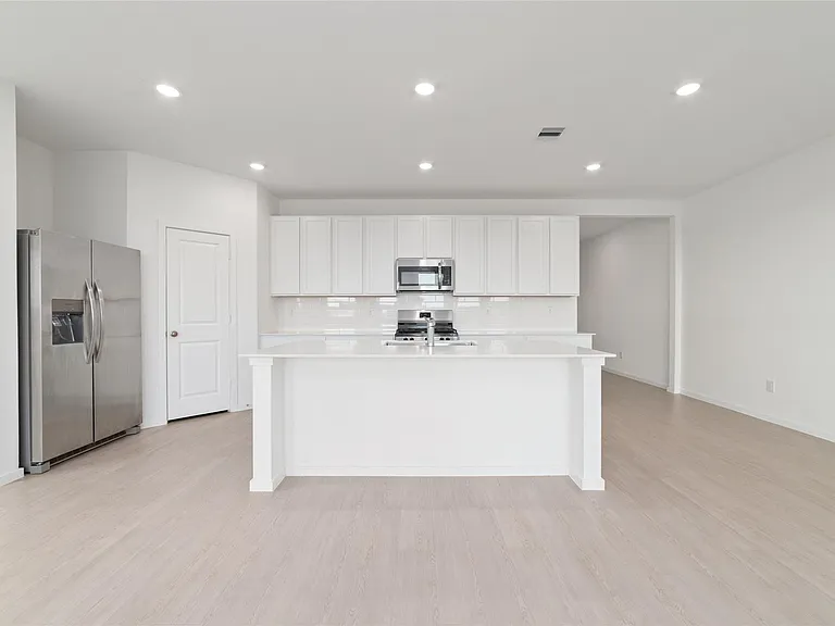 830 Heaven Dr — Photo 11
