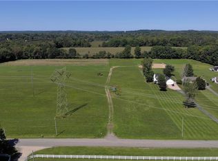 Dawley Rd, Ravenna, OH 44266