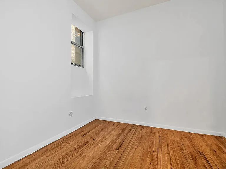 247 W 63rd St #4G — Photo 3