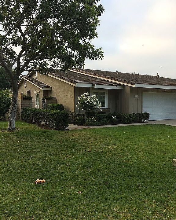 1st image of 941 Shady Ln