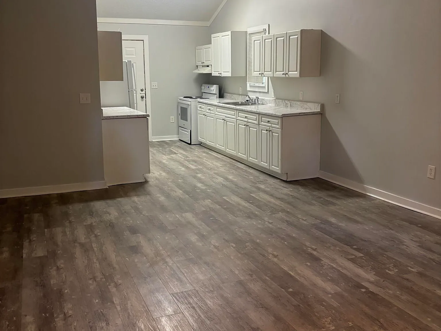 2 bed, 2.0 bath, 1000 sqft, $1,150 — Photo 2