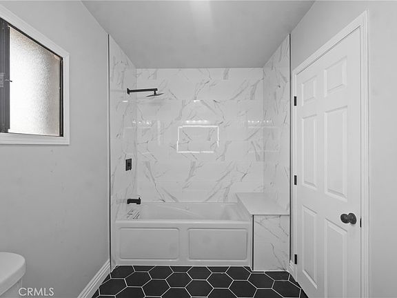 3rd image of 5334 S Victoria Ave