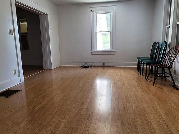 4th image of 146 Mabon St