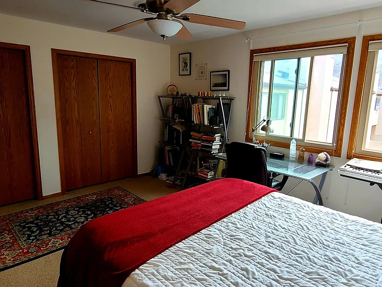 804 Illinois St — Photo 16