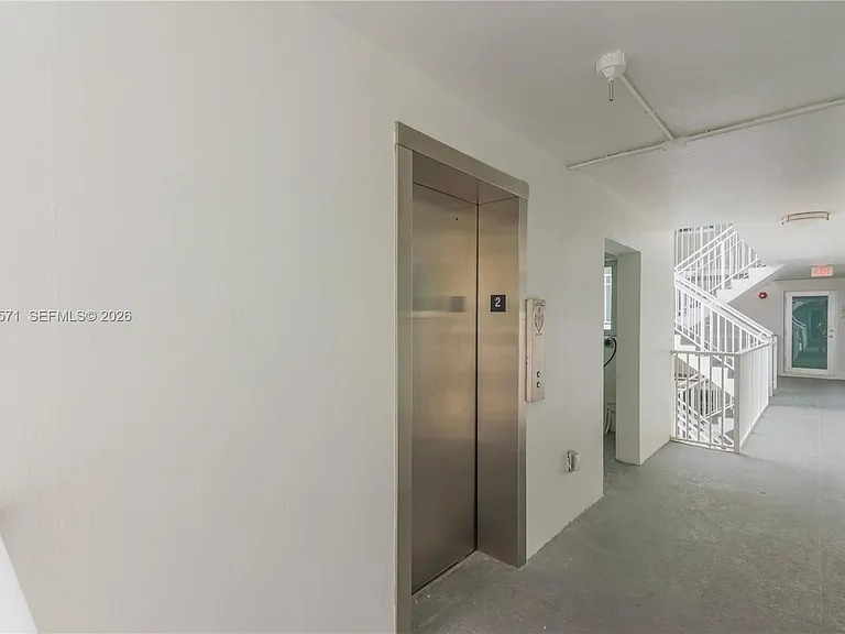 3755 NE 167th St #6 — Photo 22