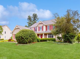 1581 Kensington Dr, Algonquin, IL 60102