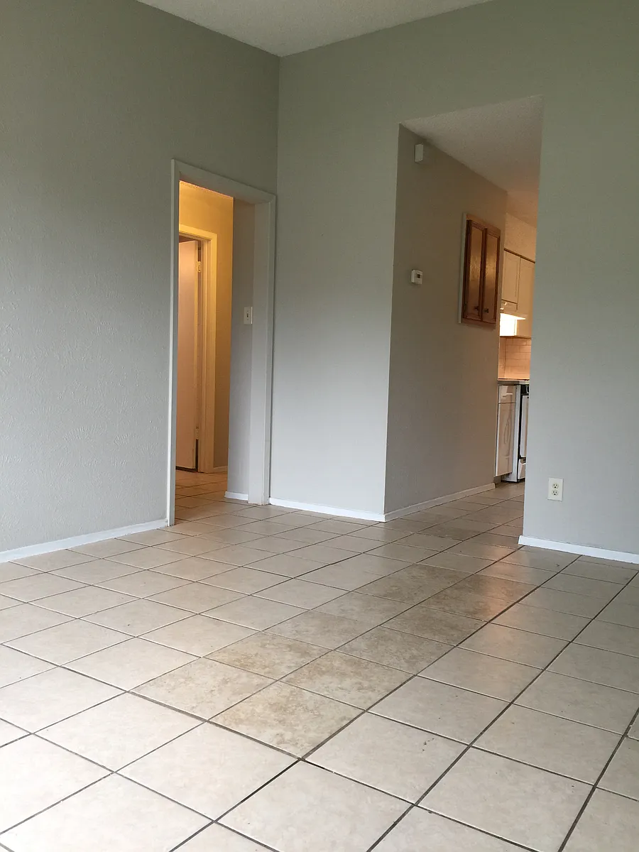 Building Photo - 7314 Salt Springs Dr #B