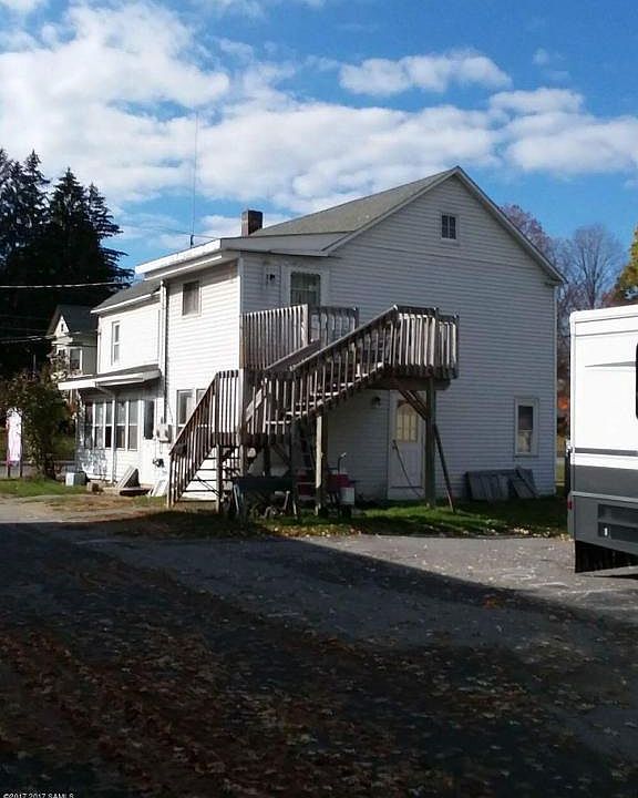 2nd image of 3920 Main St