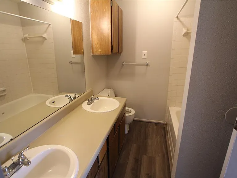 5422 Farley Dr #B — Photo 8