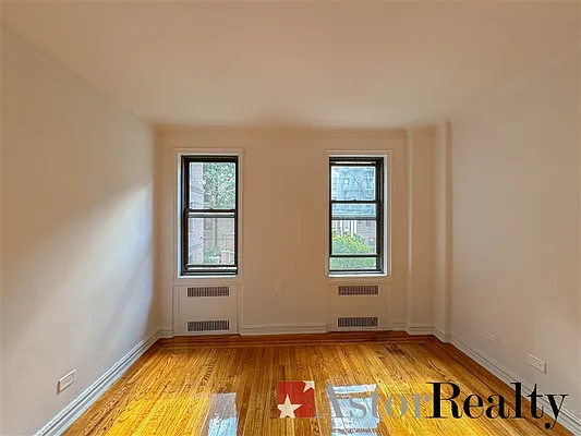 Rented by Astor Realty | media 18