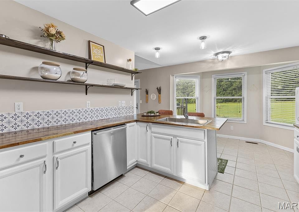 1st image of 1036 Ridgewood Farms Rd
