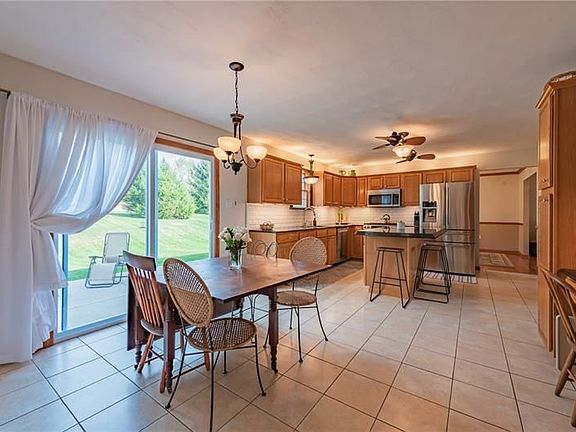4th image of 502 Southfield Dr