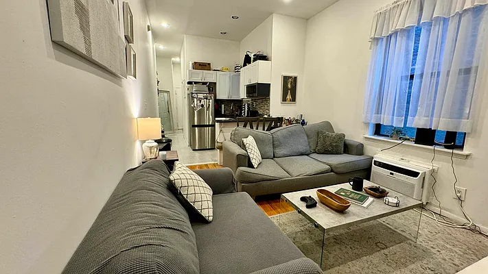 Rented by HOLTON REAL ESTATE INC. | media 1