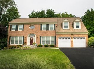 12106 Courtney Ct, Herndon, VA 20170