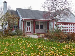 111 Stonebrook Dr, Waukesha, WI 53186