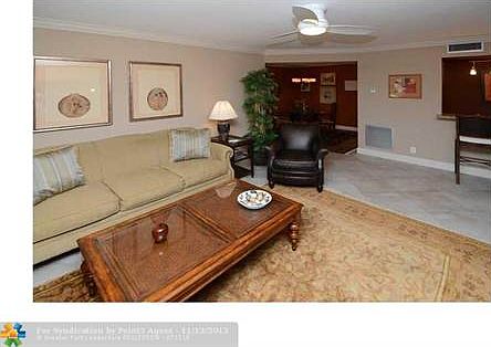 5th image of 615 NE 12th Ave APT 301