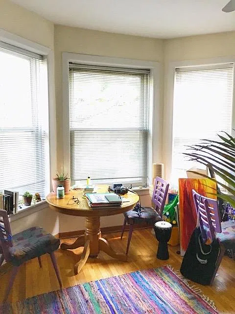 1032 W George St — Photo 2