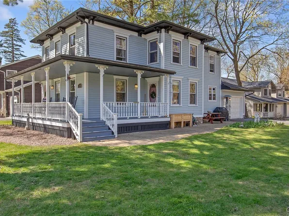 300 4th St, Liverpool, NY 13088