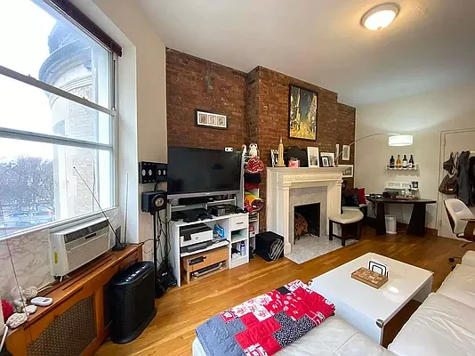 Rented by Oxford Property Group | media 9