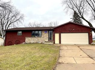 2467 Doney St, Green Bay, WI 54313
