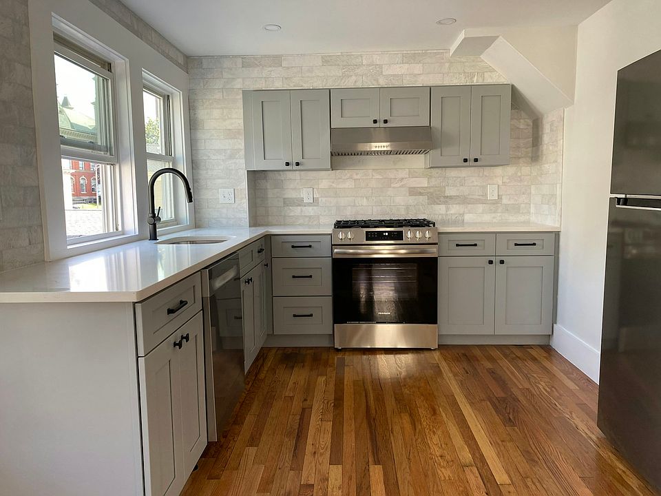 Brand new kitchen and appliances