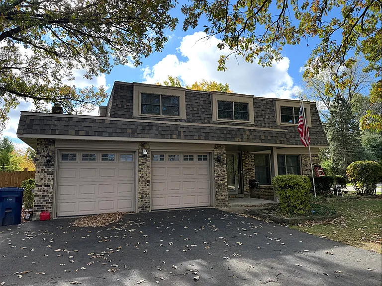 920 W Washington Ave — Photo 1