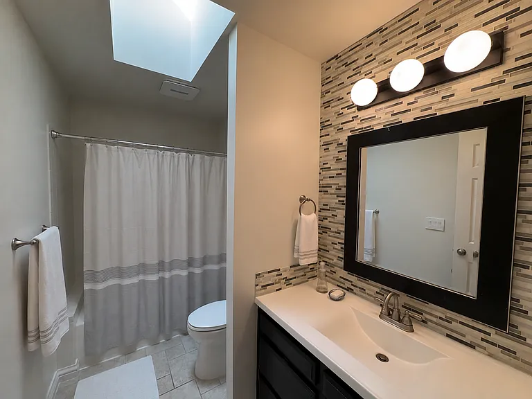 2421 NW Rita Way — Photo 4