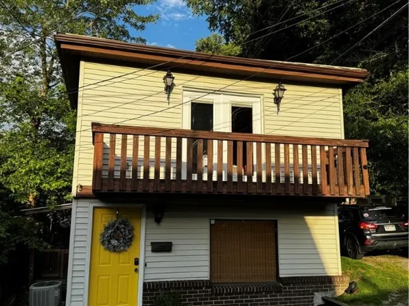 1861/2 Nighbert Ave, Logan, WV 25601