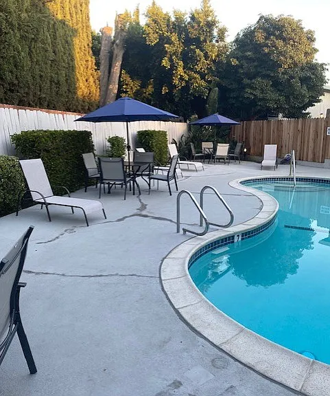 Malibu Apartments — Photo 7