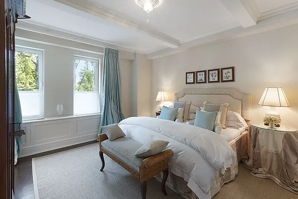 Sold by Compass | media 6