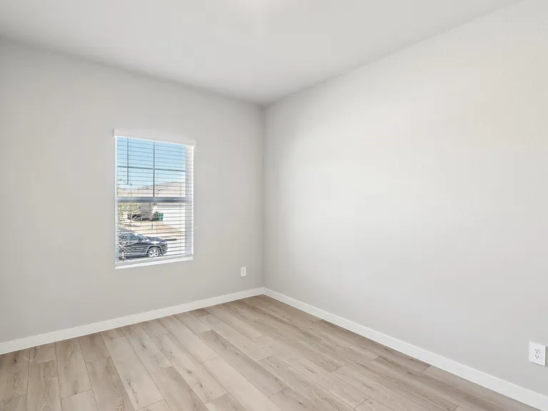 18075 Martin Pines Dr — Photo 3