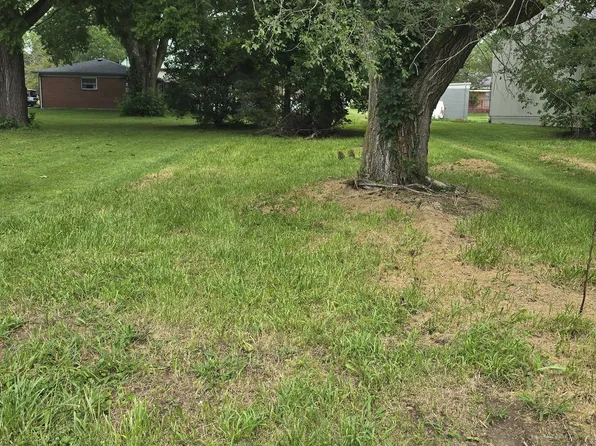 Xx Washington, Hartsville, IN 47244