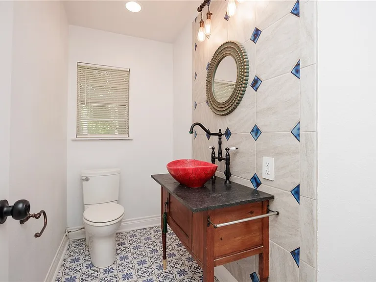 830 Crestview Dr — Photo 20
