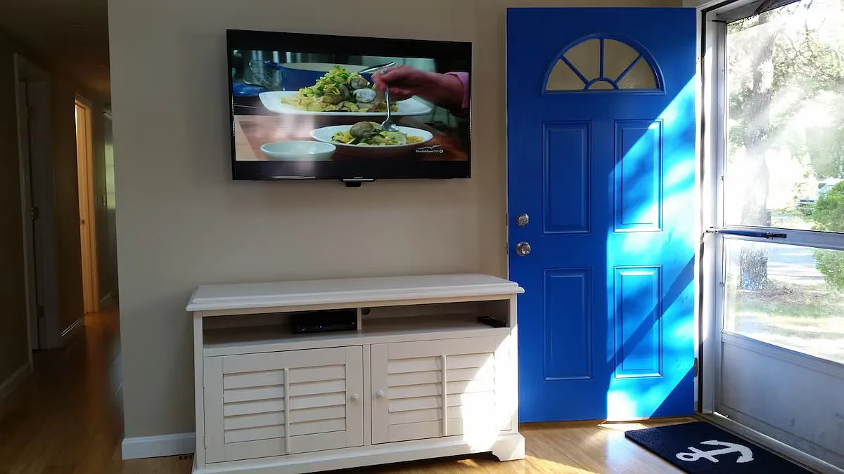 2 bed, 740 sqft, $2,649 — Photo 2