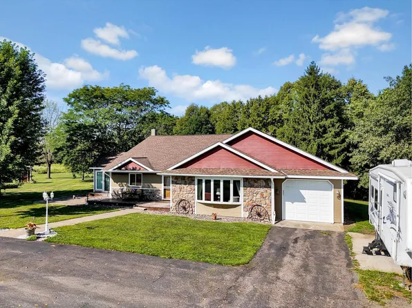 11187 Lindo Trl, Lindstrom, MN 55045