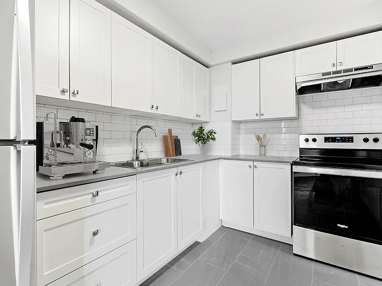 227 Bath Rd — Photo 1