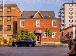 217 Laurier Ave E #3, Ottawa, ON K1N 6P1